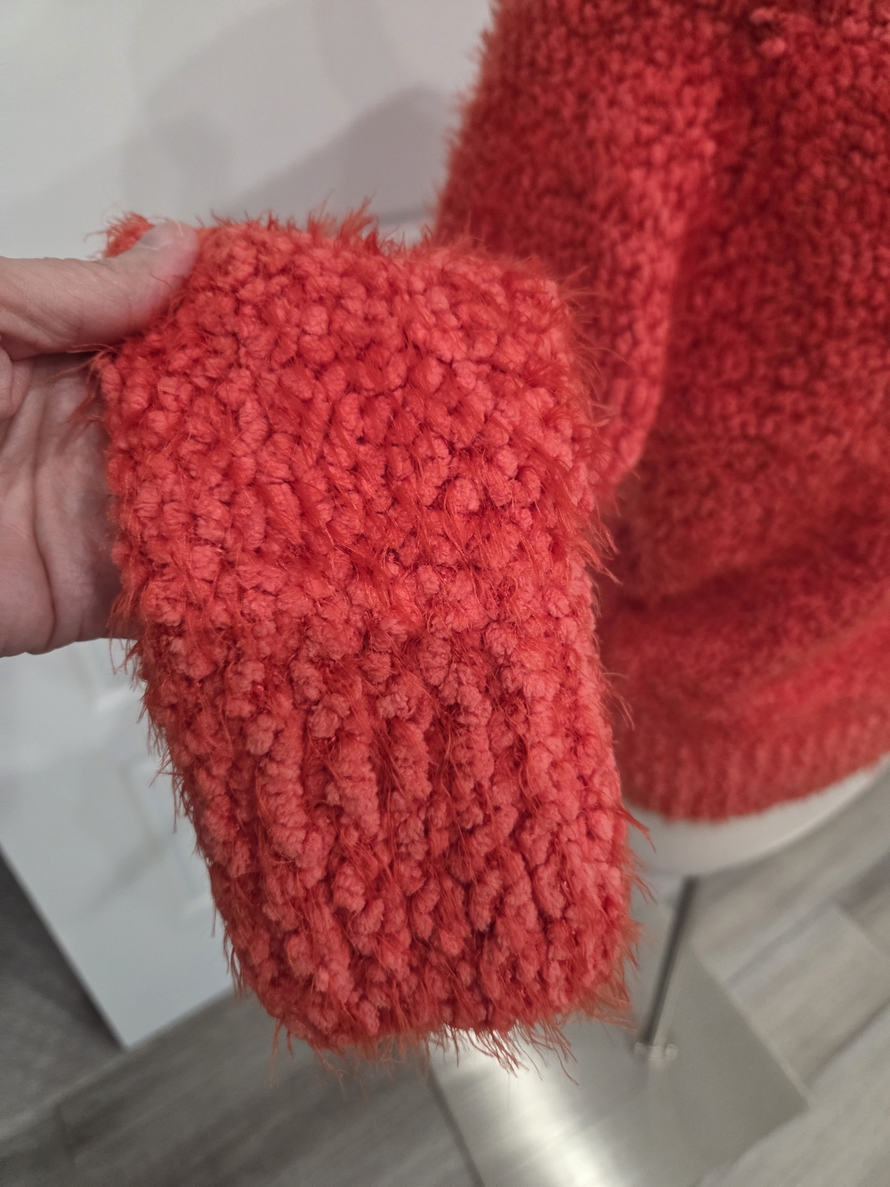 MINKPINK Coral Bouclé Turtleneck Sweater Size Small - Picture 5 of 9